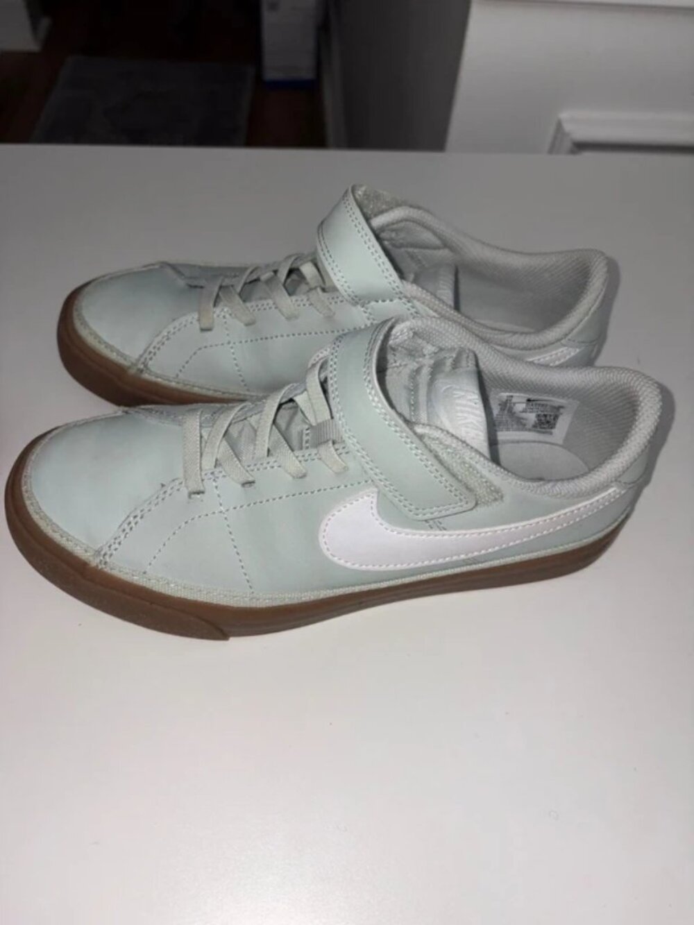 Nike Court Legacy kids shoes. Color: Green/Brown. Size 3Y. I good shape.